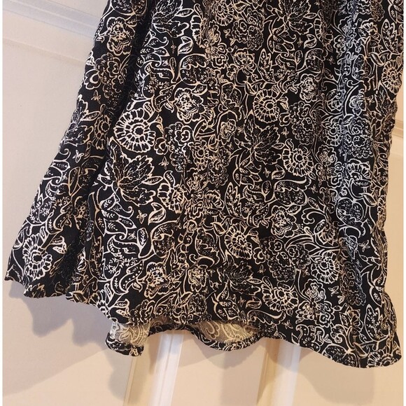 Old Navy black and white flroal halter flowey tank M - Picture 3 of 4